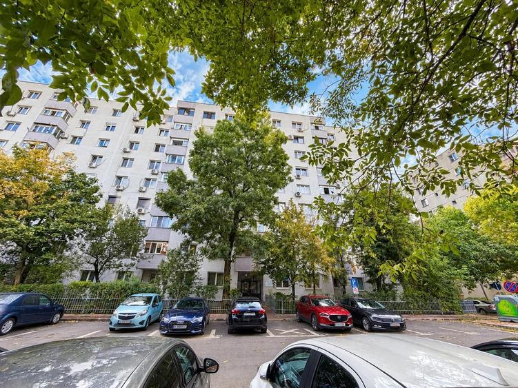 Apartament cu 3 camere decomandat, mobilat în Dristor