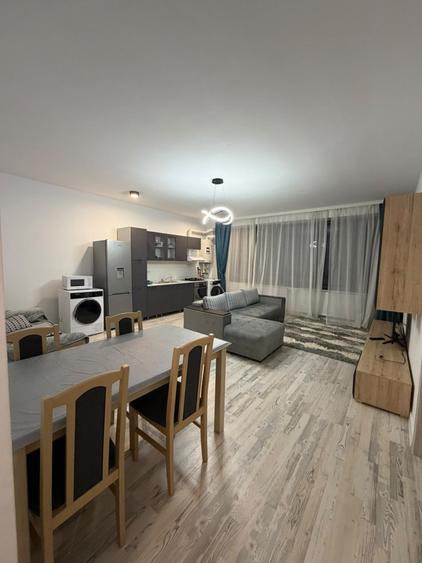 Apartament cu 2 camere semidecomandat, mobilat în Tomis Nord