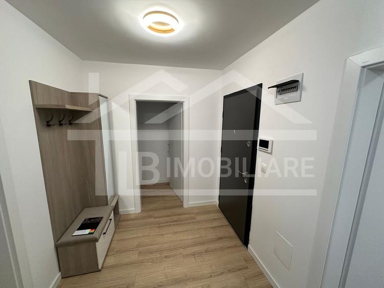 Apartament cu 3 camere semidecomandat în Libertății
