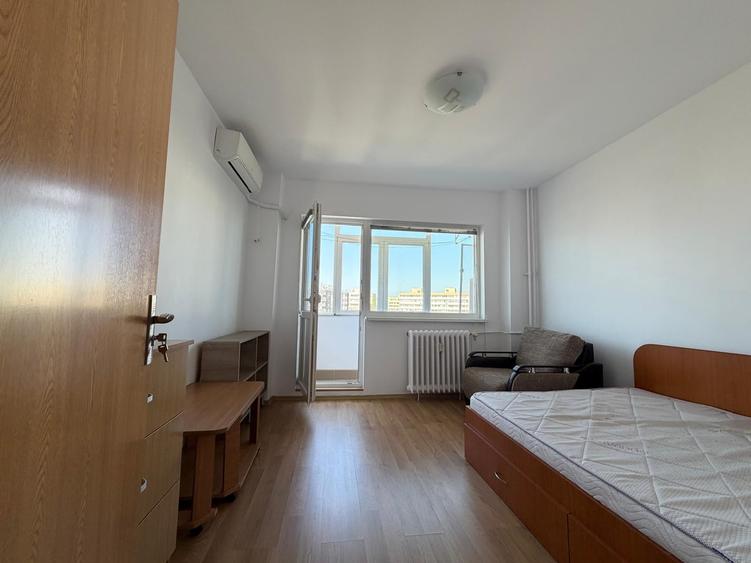 Apartament cu 4 camere decomandat în Pantelimon