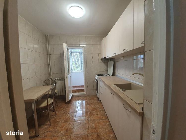 Apartament cu 3 camere decomandat în 9 Mai
