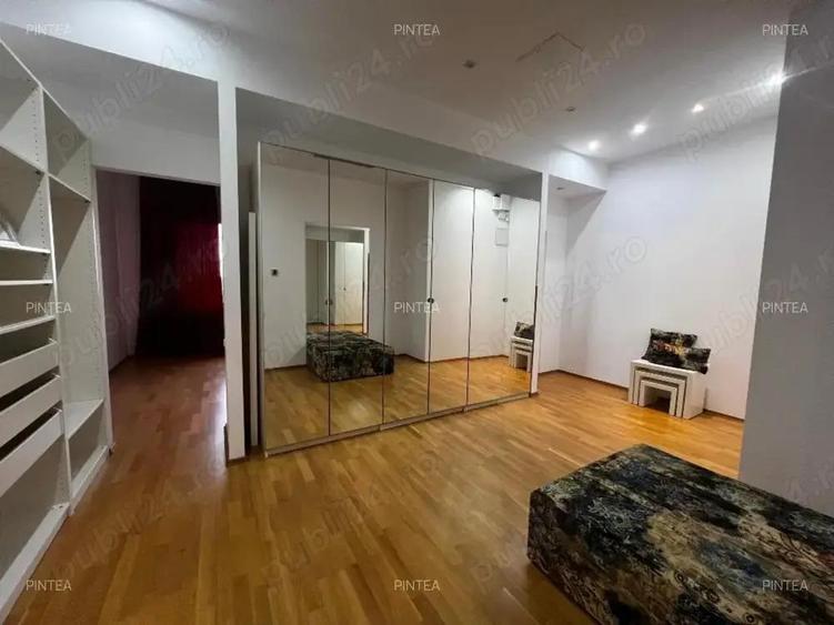 Apartament cu 5 camere decomandat, mobilat în Băneasa