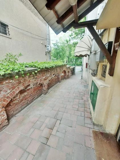 Apartament cu 3 camere decomandat în Primăverii