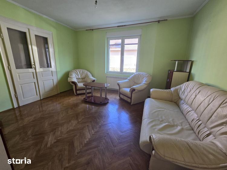 Casă cu 4 camere cu Teren 421 Mp în Funcționarilor