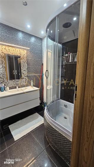 Apartament cu 4 camere decomandat, mobilat în Central