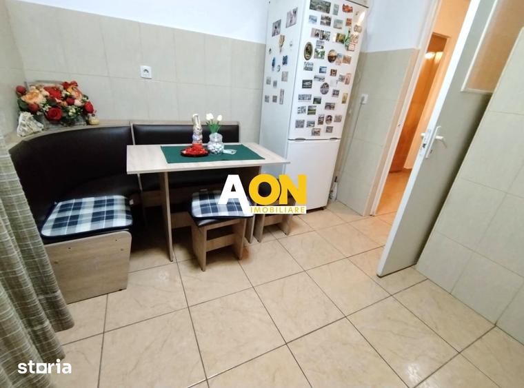 Apartament cu 3 camere decomandat, mobilat în Cetate
