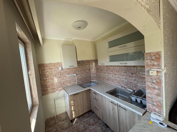 Apartament cu 3 camere semidecomandat în Șagului