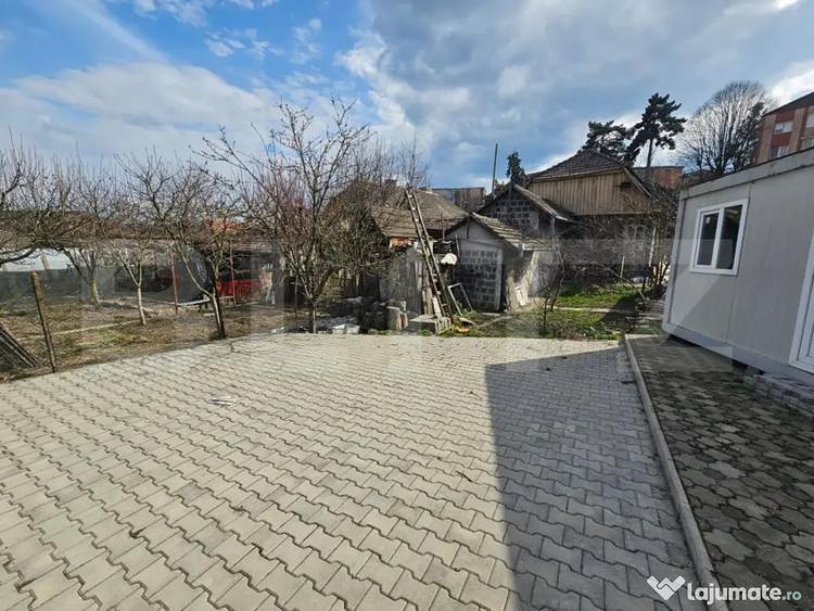 Casă cu 3 camere cu Teren 500 Mp în Central