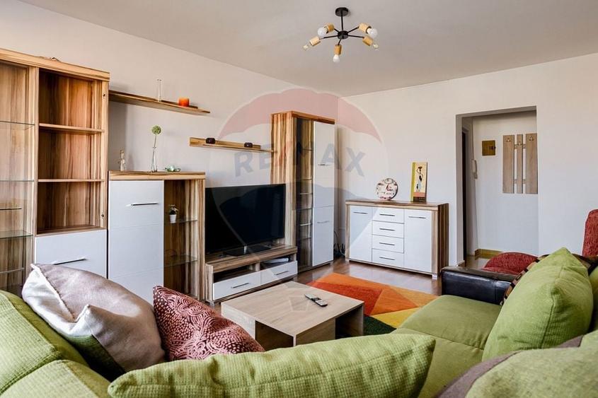 Apartament cu 3 camere decomandat, mobilat în Aurel Vlaicu