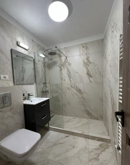 Apartament cu 2 camere semidecomandat, mobilat în City Park Mall
