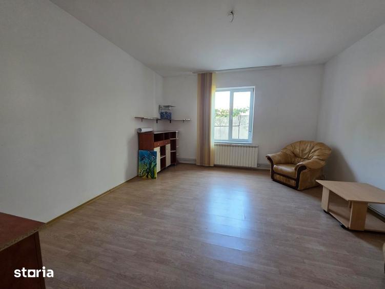 Casă cu 4 camere cu Teren 140 Mp în Central