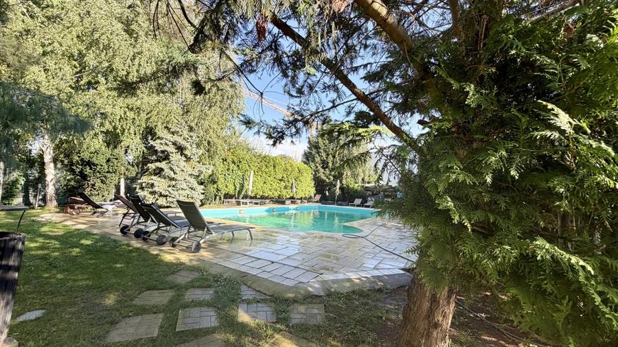 Apartament cu 3 camere decomandat, mobilat în Iancu Nicolae