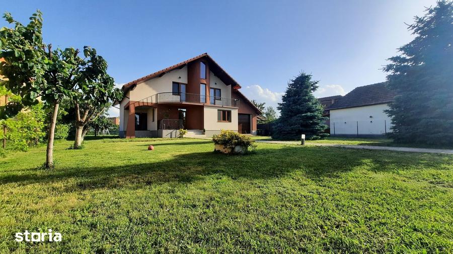 Casă cu 5 camere cu Teren 1514 Mp în Central