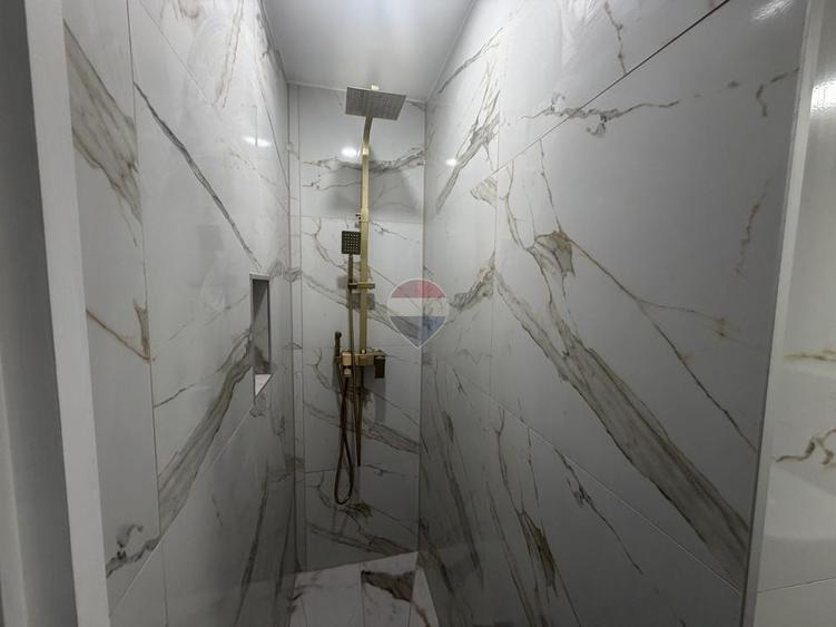 Birou, de 135 mp, în Central