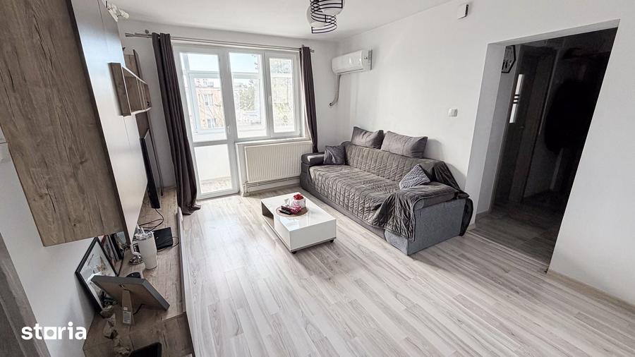 Apartament cu 3 camere semidecomandat în Ceair