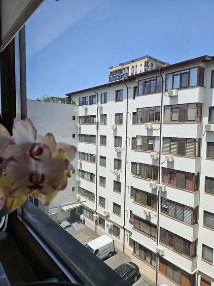 Apartament cu 5 camere decomandat în Dristor