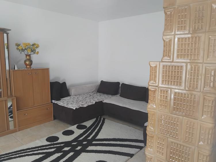 Casă cu 4 camere cu Teren 400 Mp în Km 5
