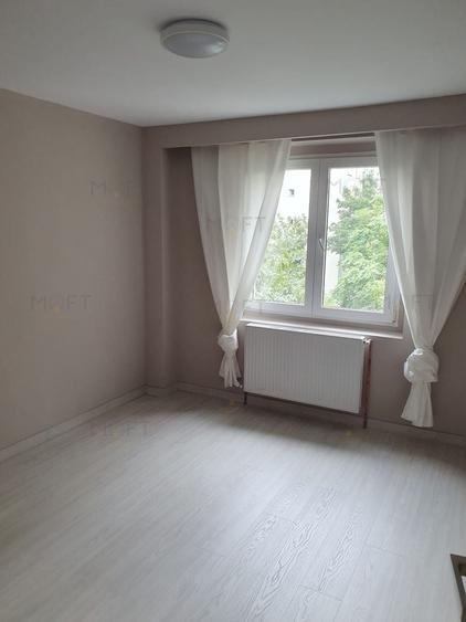 Apartament cu 4 camere decomandat, mobilat în Dristor