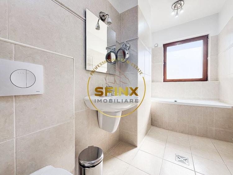 Duplex cu 7 camere cu Canalizare în Parcul Circului