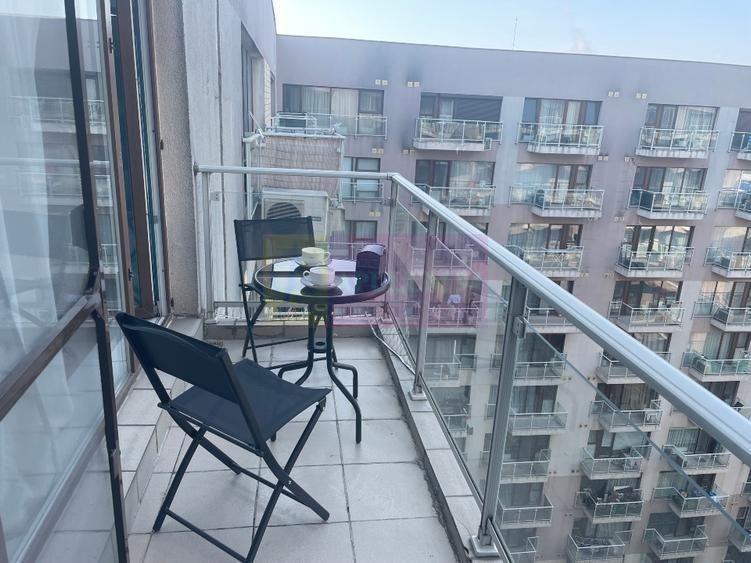 Apartament cu 3 camere decomandat, mobilat în Titan