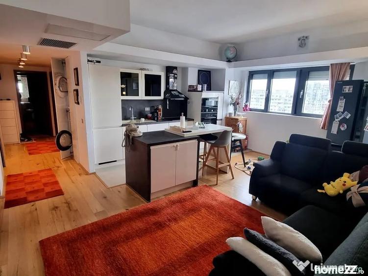 Apartament cu 3 camere decomandat în Faleza Nord