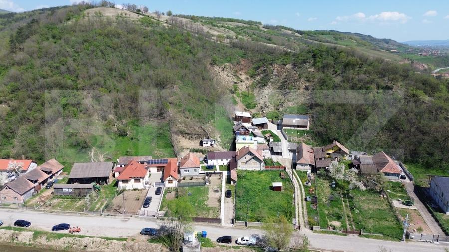 Casă individuală cu 4 camere cu Canalizare în Vințu de Jos