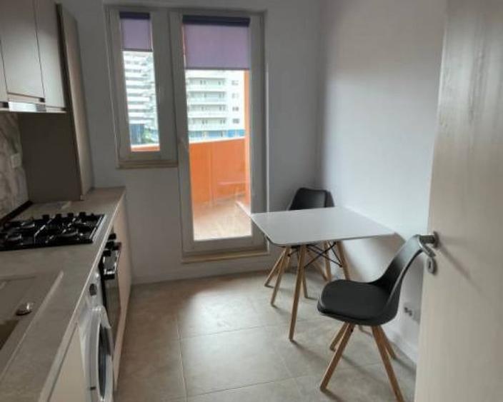 Apartament cu 2 camere decomandat în Mihai Bravu