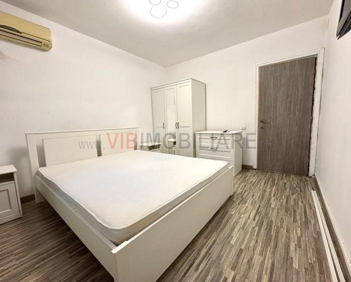 Apartament cu 3 camere semidecomandat în Giulești