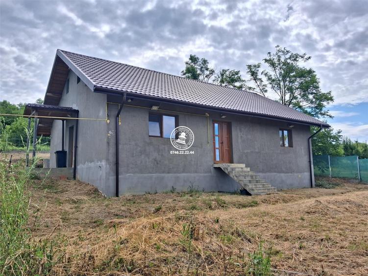 Casă cu 4 camere cu Teren 596 Mp în Rediu