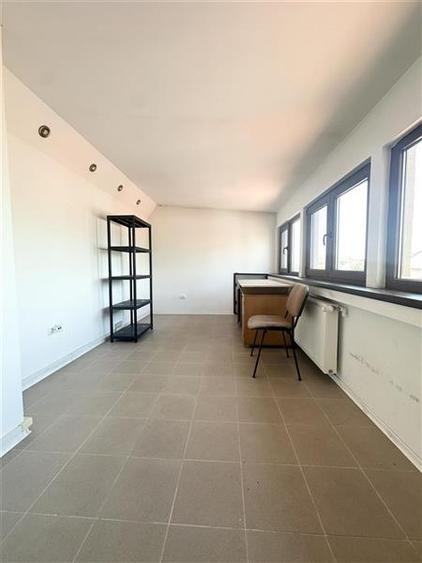 Casă individuală cu 8 camere cu Canalizare în Casa de Cultură