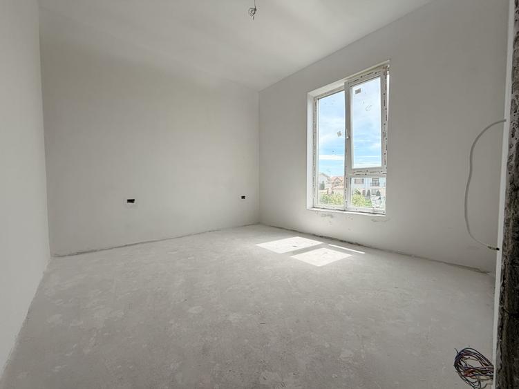 Duplex cu 4 camere cu Canalizare în Giroc
