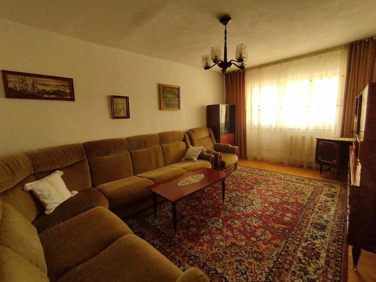 Apartament cu 3 camere decomandat în Ștrand