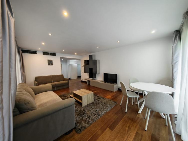 Apartament cu 2 camere decomandat, mobilat în Arcul de Triumf