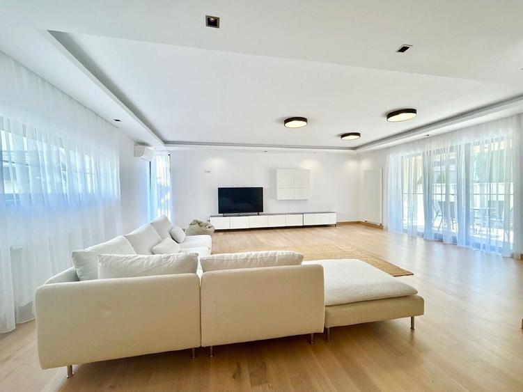 Duplex cu 6 camere cu Canalizare în Iancu Nicolae