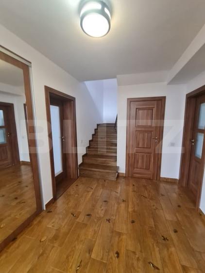 Duplex cu 4 camere cu Canalizare în Florești