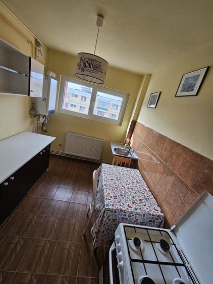 Apartament cu 2 camere nedecomandat în Grivița