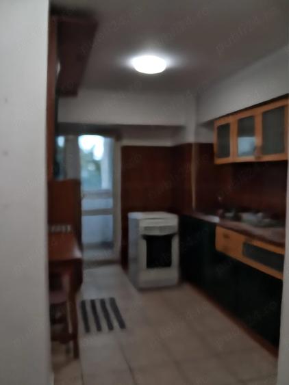 Apartament cu 3 camere decomandat în Titulescu