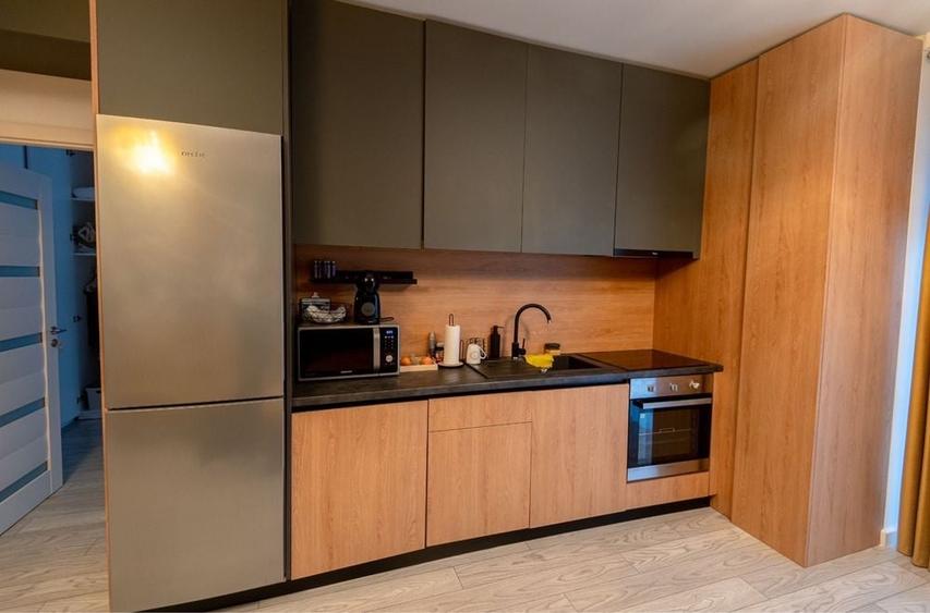 Apartament cu 3 camere decomandat în Faleză