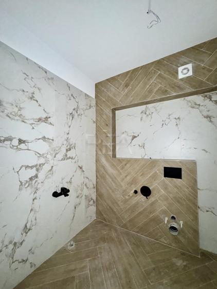 Apartament cu 3 camere semidecomandat în Matei Voievod