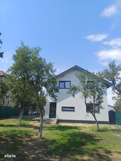 Casă cu 3 camere cu Teren 540 Mp în Central