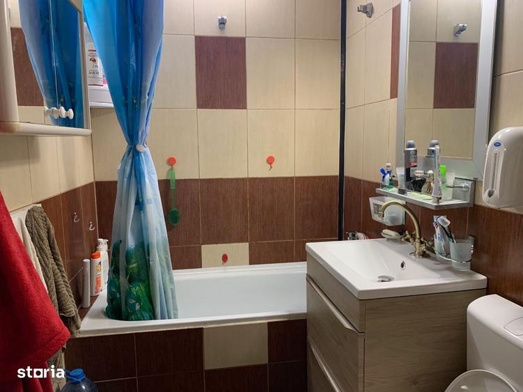 Apartament cu 3 camere în Micro 16