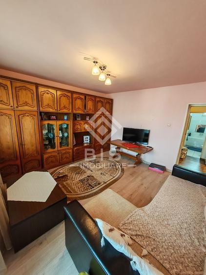 Apartament cu 3 camere decomandat în Calea Moldovei