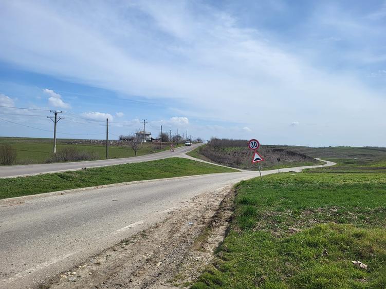 Teren agricol intravilan de 40000 mp, în Prundu
