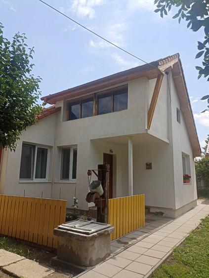Casă individuală cu 2 camere cu Canalizare în Simeria