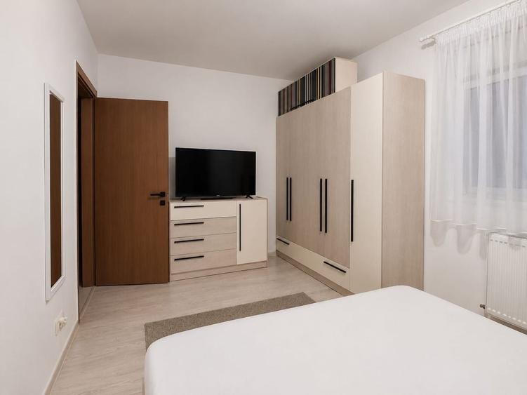 Apartament cu 2 camere decomandat, mobilat în Torontalului