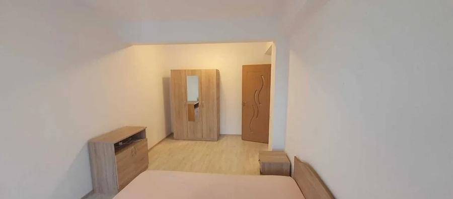 Apartament cu 3 camere, mobilat în Florești