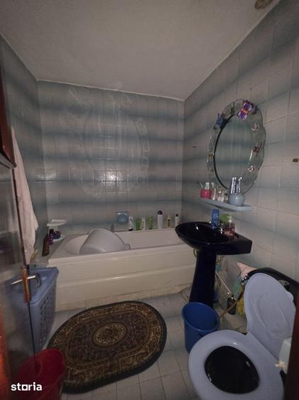 Apartament cu 3 camere decomandat în Mioriței