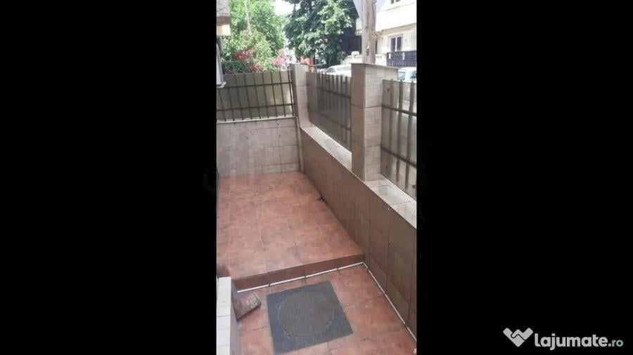 Casă cu 8 camere cu Teren 200 Mp în Unirii