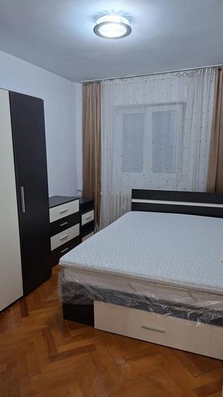 Apartament cu 2 camere decomandat în Hala Centrală