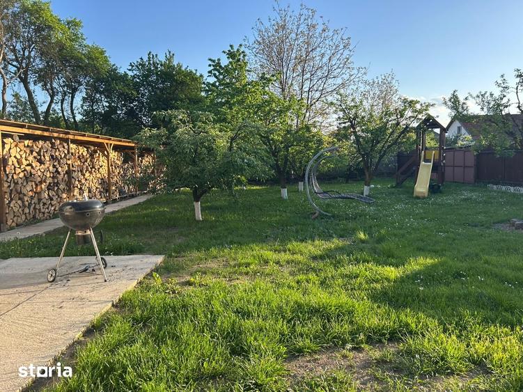 Casă cu 5 camere cu Teren 1000 Mp în Cristian